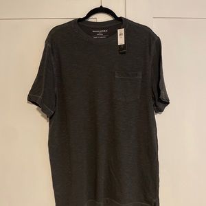 NWT: Banana Republic Men’s Vintage Grey Tee- Tall